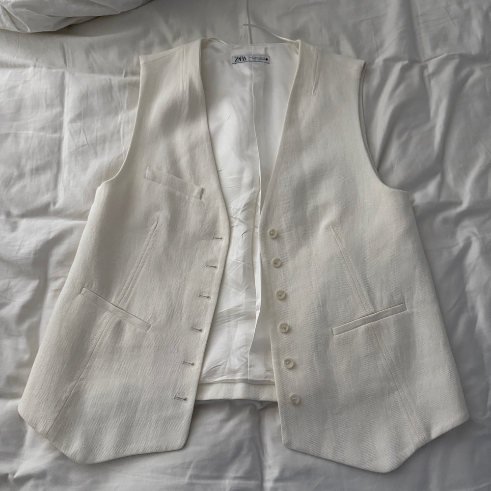 Zara Cream Sleeveless Jacket